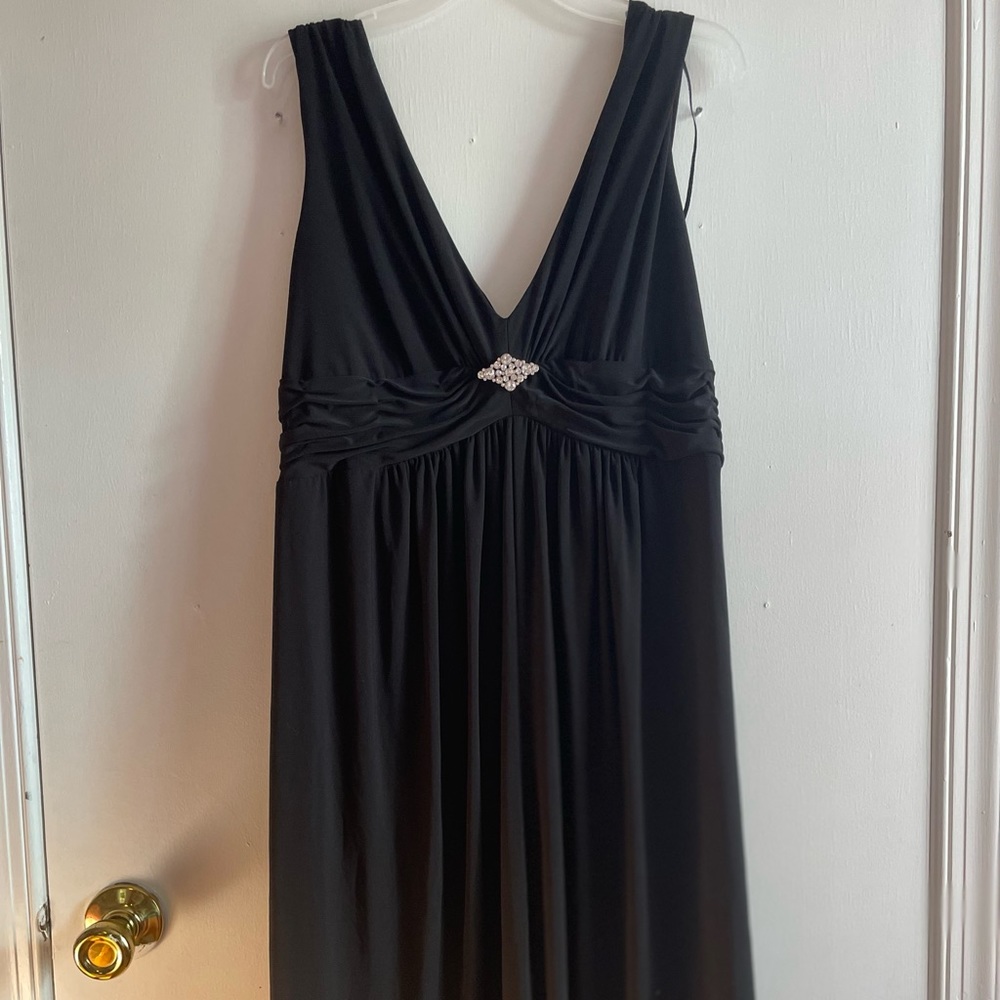 Scarlett- Black Dress with jewel piece in the center